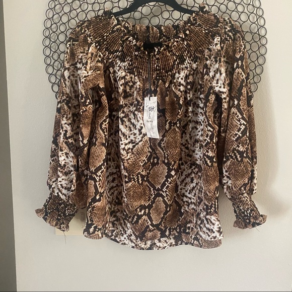 Animal print top - Picture 2 of 5
